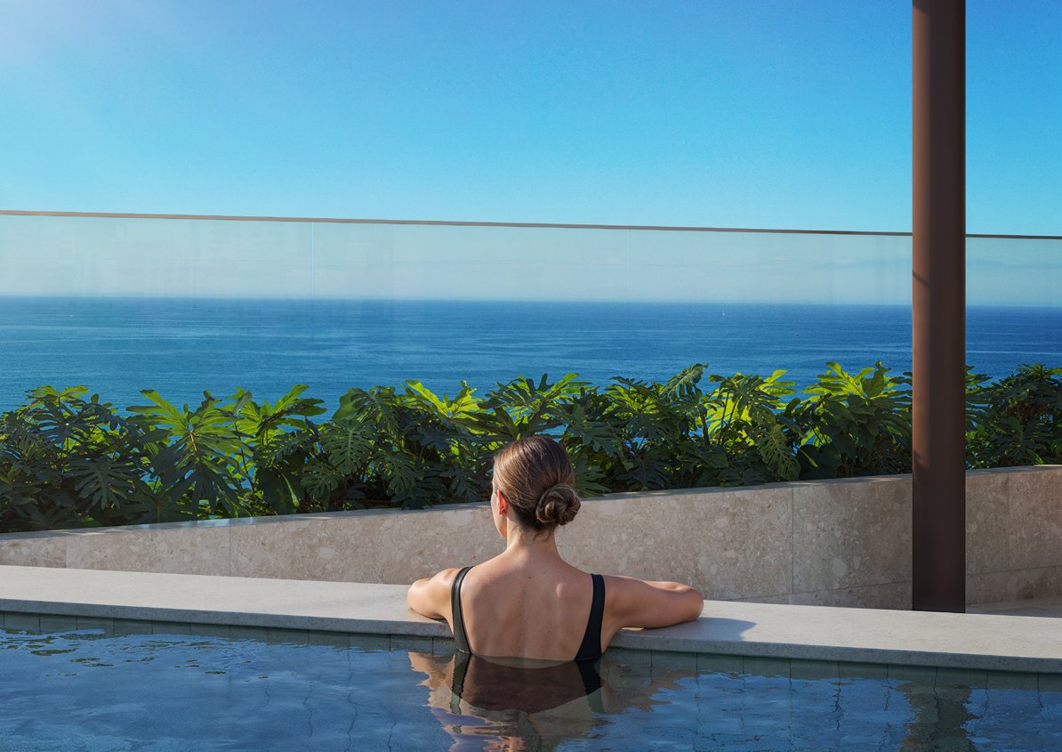 Piscina do rooftop com vista do mar